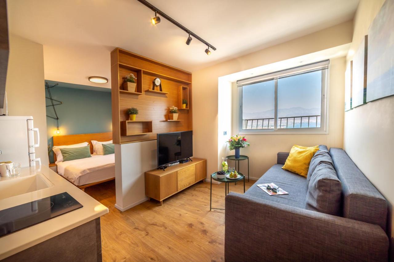 The Six Days Stylish One Bedroom Apartments Eilat Bagian luar foto
