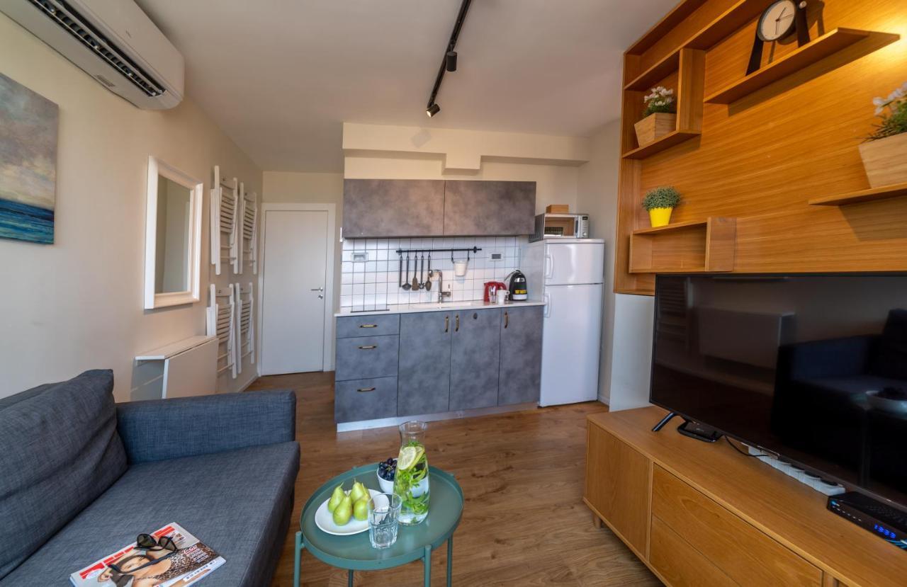 The Six Days Stylish One Bedroom Apartments Eilat Bagian luar foto