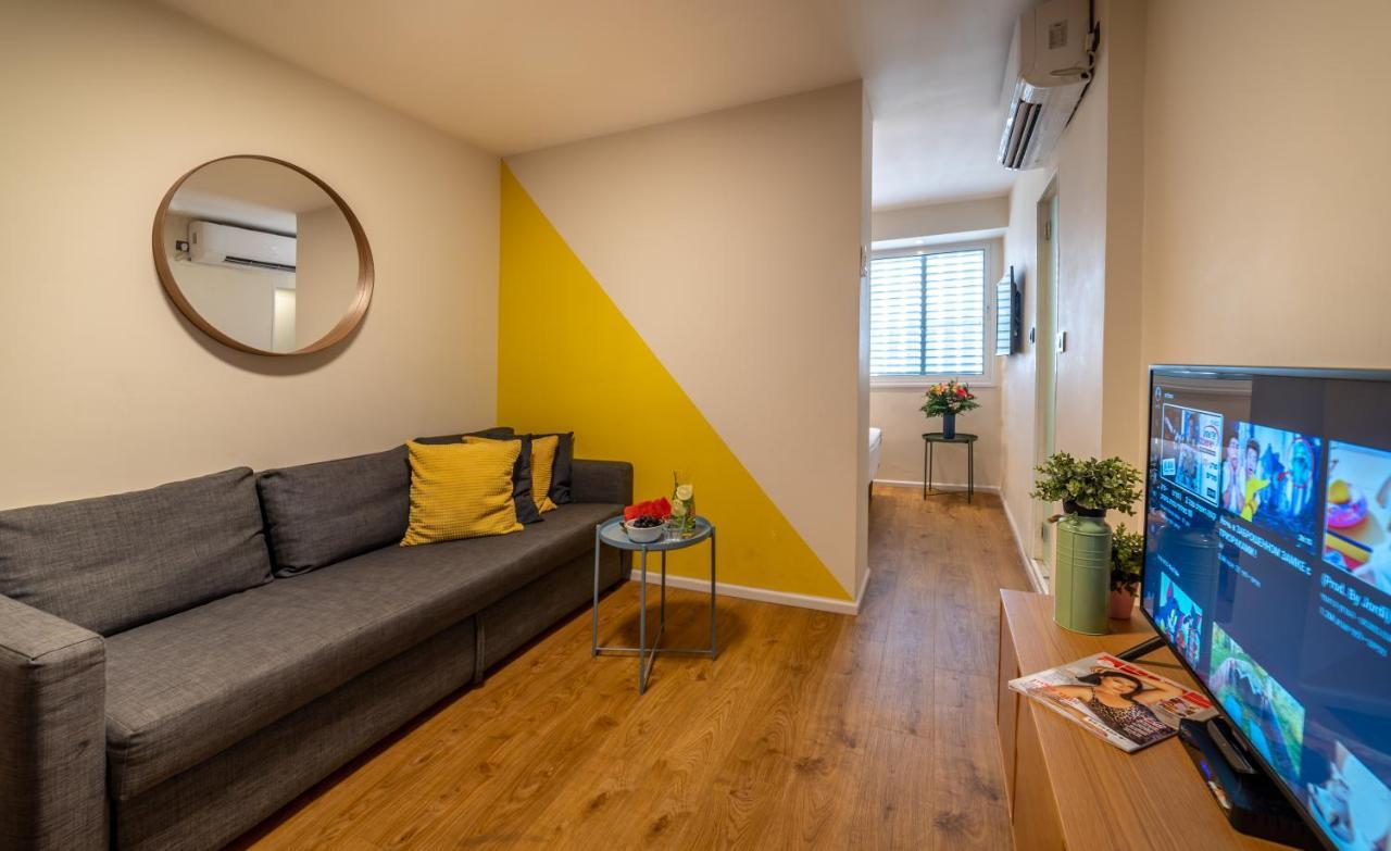 The Six Days Stylish One Bedroom Apartments Eilat Bagian luar foto